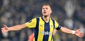 Edin Dzeko'nun sürpriz geri dönüşü! 1 yıllık anlaşma duyuruldu
