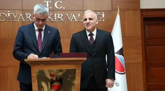 Sağlık Bakanı Diyarbakır'da Valiliği Ziyaret Etti
