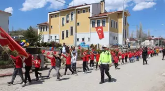 Artova'da 23 Nisan Kutlamaları ve Kortej Yürüyüşü