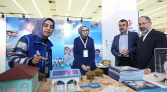 Milli Eğitim Bakanı Yusuf Tekin, Uluslararası İslam Sanatları Fuarı'nı Ziyaret Etti
