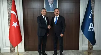 CHP Genel Başkanı Özel, Anahtar Parti Genel Başkanı Ağıralioğlu'nu ziyaret etti
