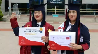 Faslı İkiz Kardeşler, Karabük Üniversitesi'nde Dereceyle Mezun Oldu