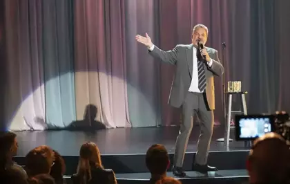 Jeff Garlin nakit alamadı, sahneye çıkmadı