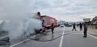 Kütahya'da Seyir Halindeki Tırda Yangın Çıktı