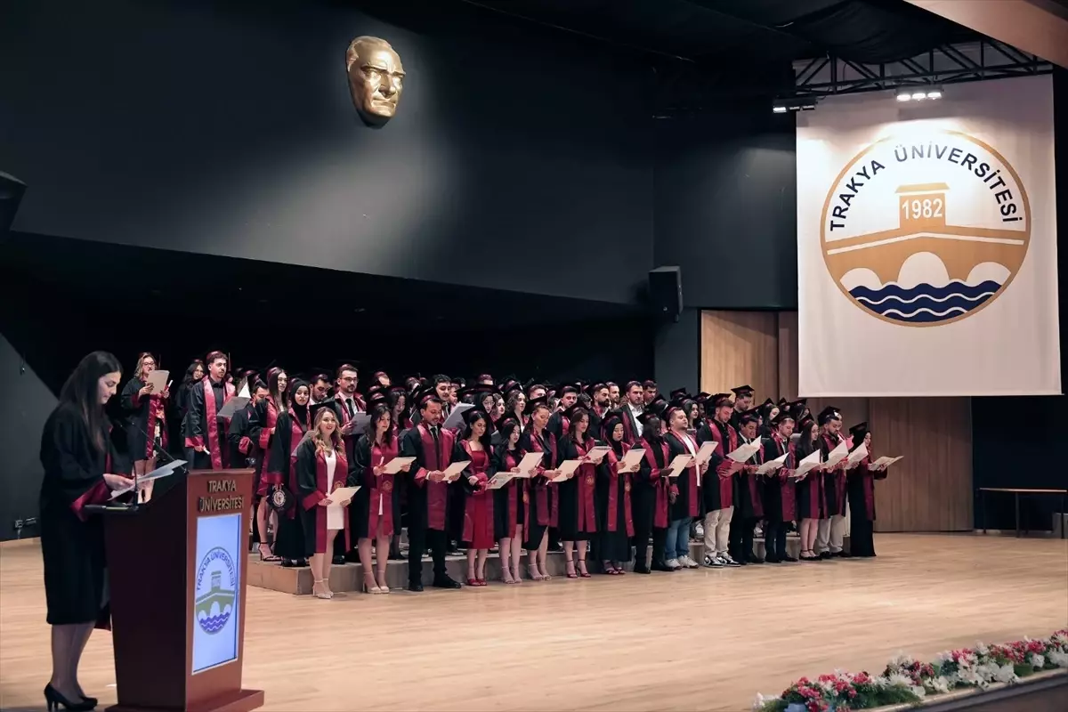 Trakya Üniversitesi Eczacılık Fakültesi Mezuniyet Töreni Düzenlendi