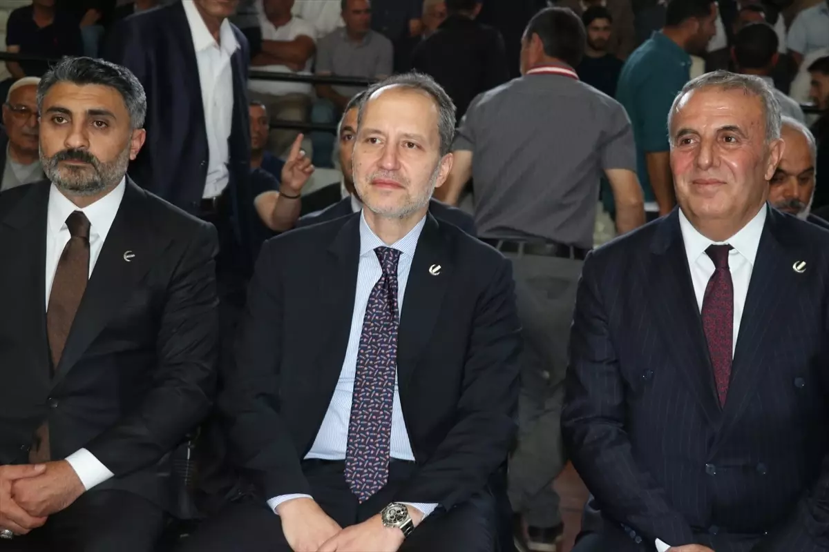Fatih Erbakan, Ağrı'da Yeniden Refah Partisi Kongresi'nde Konuştu