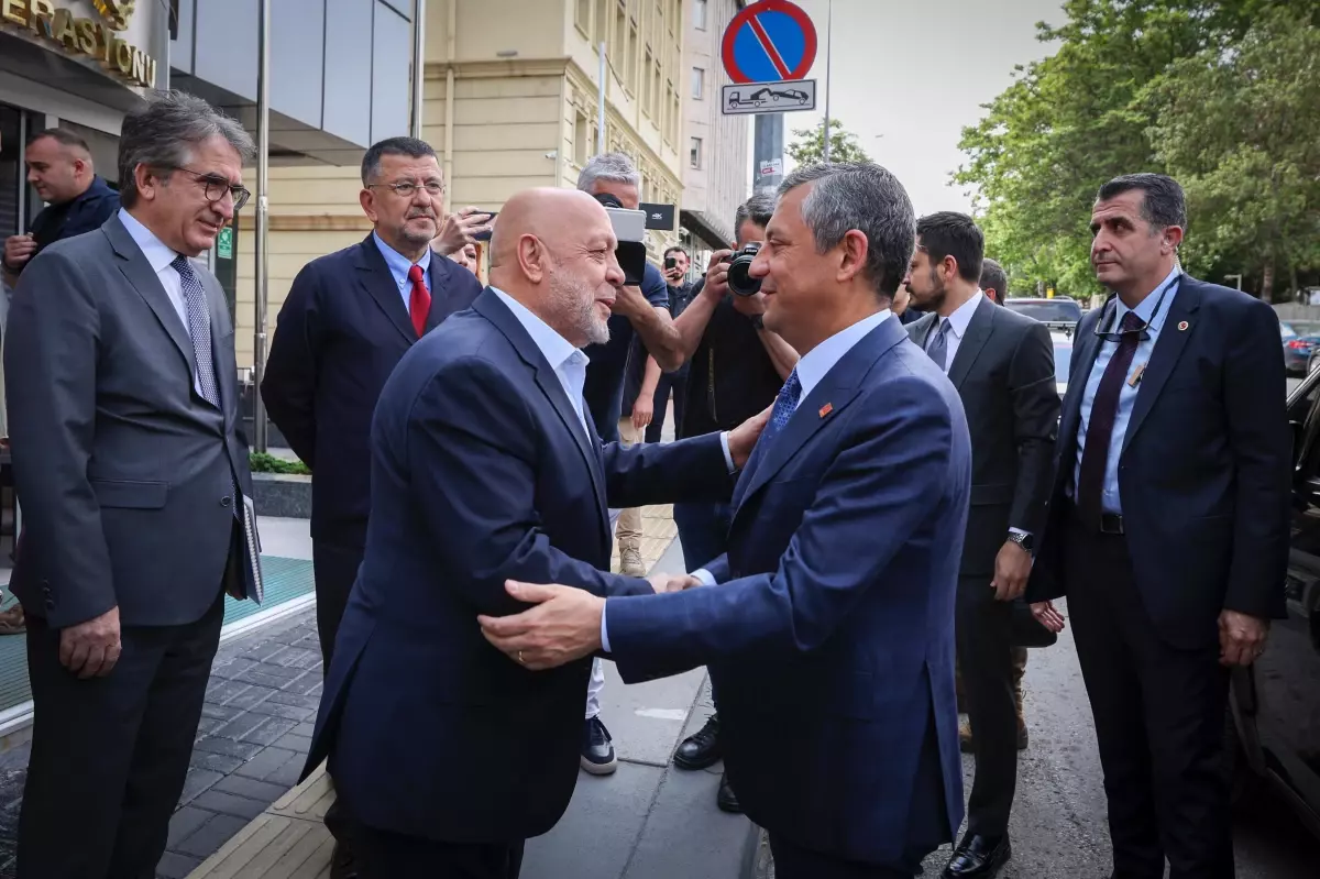 Özgür Özel: Derhal Asgari Ücret Komisyonu'nun toplanmasını bekliyoruz